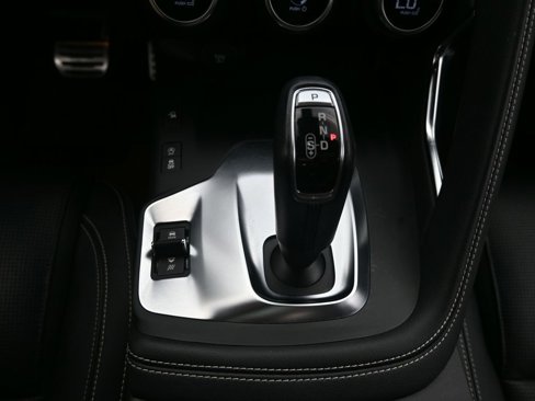 Certified 2020 Jaguar E-PACE R-Dynamic SE image 29