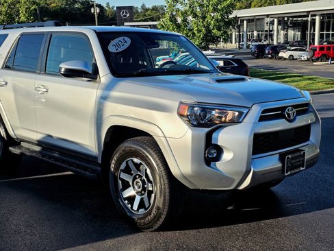 Used 2024 Toyota 4Runner TRD Off-Road image 2