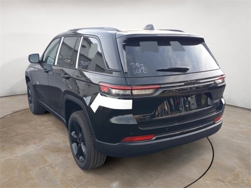 New 2025 Jeep Grand Cherokee Limited w/ Black Appearance Package image 3