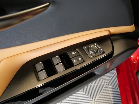 Certified 2025 Lexus ES 350 w/ Premium Package image 15