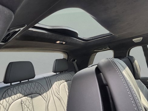 New 2026 BMW X7 M60i image 32