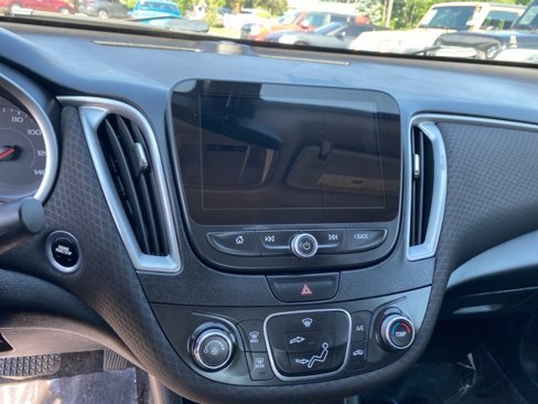 Used 2019 Chevrolet Malibu LS image 14