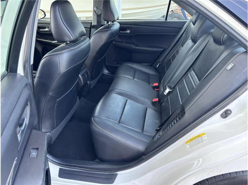 Used 2016 Toyota Camry XLE image 12