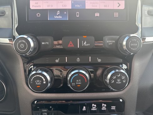 New 2025 RAM 1500 4x4 Crew Cab image 34