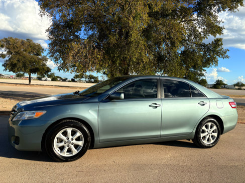 Used 2011 Toyota Camry LE image 11