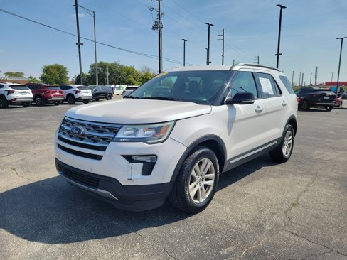Used 2018 Ford Explorer XLT w/ Equipment Group 202A image 7