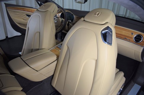 New 2024 Bentley Continental GT Azure image 21