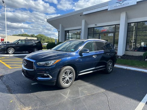 Used 2019 INFINITI QX60 Luxe w/ Essential Package image 3