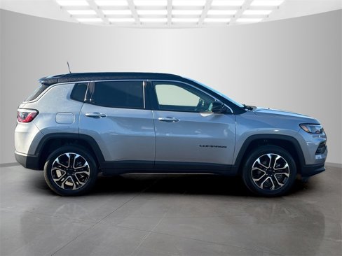 Certified 2022 Jeep Compass Limited image 2