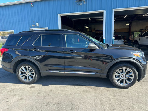 Used 2021 Ford Explorer XLT w/ Equipment Group 202A image 4