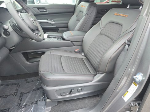 New 2025 Nissan Pathfinder Rock Creek image 29