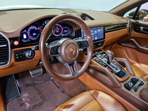 Used 2020 Porsche Cayenne S image 21