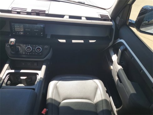 Used 2023 Land Rover Defender 110 S image 30