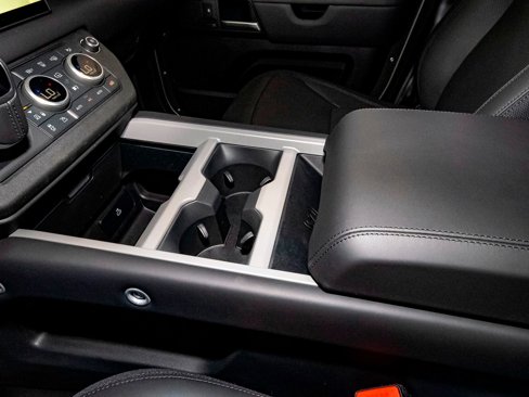 New 2025 Land Rover Defender 110 X image 31