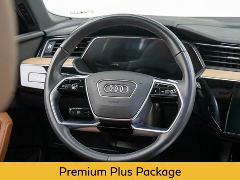 Used 2024 Audi Q8 e-tron Premium Plus w/ Premium Plus Package image 10