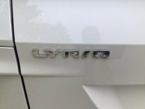 New 2025 Cadillac Lyriq Luxury image 11