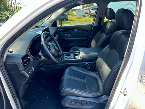 Used 2024 Honda Pilot Touring image 11