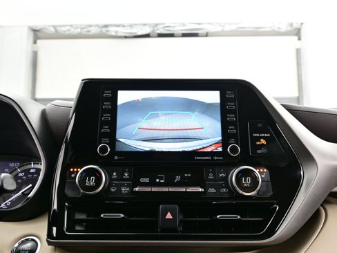 Used 2022 Toyota Highlander XLE image 20