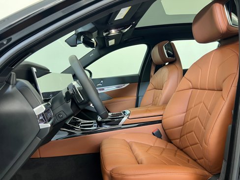New 2026 BMW 740i xDrive image 5