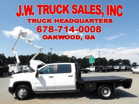 Used 2024 Chevrolet Silverado 3500 W/T w/ Snow Plow Prep Package image 2