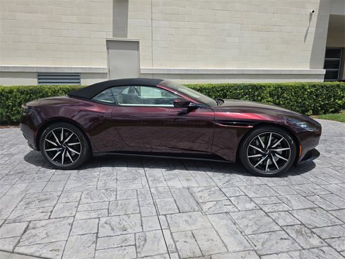 Used 2019 Aston Martin DB11 Volante image 24