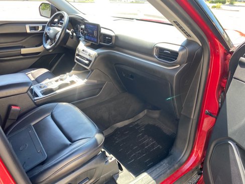 Used 2021 Ford Explorer XLT w/ Equipment Group 202A image 25