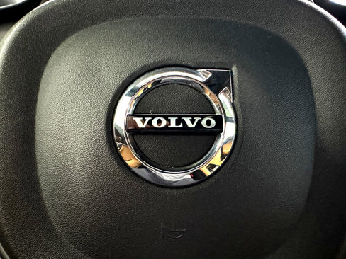 Used 2019 Volvo XC90 T6 Momentum image 40
