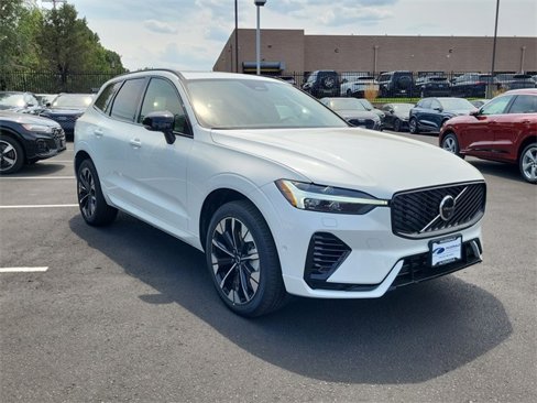 New 2026 Volvo XC60 T8 Plus w/ Climate Package image 7