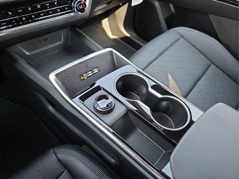 New 2026 Chevrolet Equinox LT w/ Convenience Package II image 25