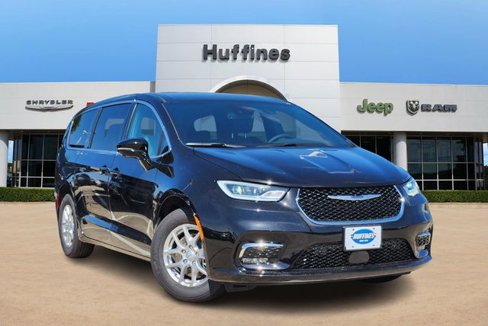 New 2025 Chrysler Pacifica Select image 1