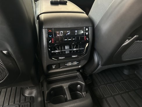 Used 2023 Jeep Grand Cherokee L Limited image 22