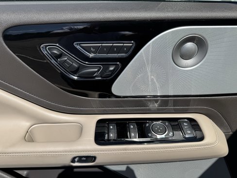 Used 2020 Lincoln Aviator Reserve w/ Equipment Group 202A image 21
