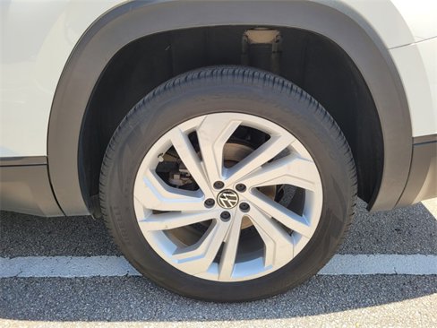 Used 2021 Volkswagen Atlas SE image 17