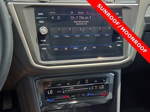 Used 2022 Volkswagen Tiguan SE image 16