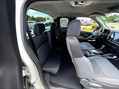 Certified 2025 Nissan Frontier SV image 16