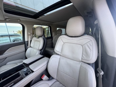 Used 2023 Lincoln Navigator L Reserve image 11