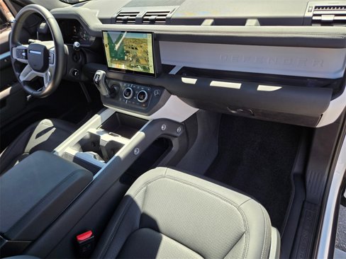Used 2025 Land Rover Defender 110 S image 19