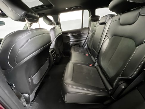 Used 2023 Jeep Grand Cherokee Altitude image 24
