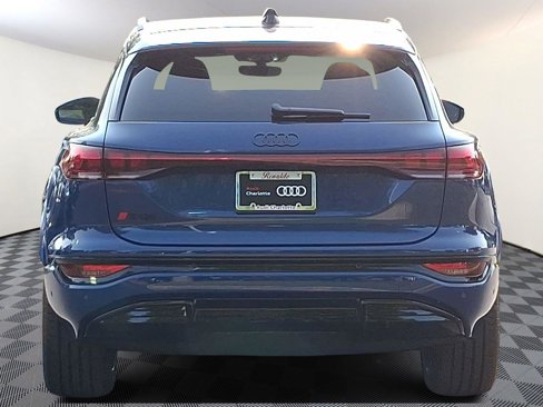 New 2025 Audi SQ6 e-tron Prestige image 5