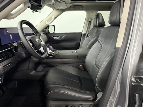 Used 2025 INFINITI QX80 Sensory image 9