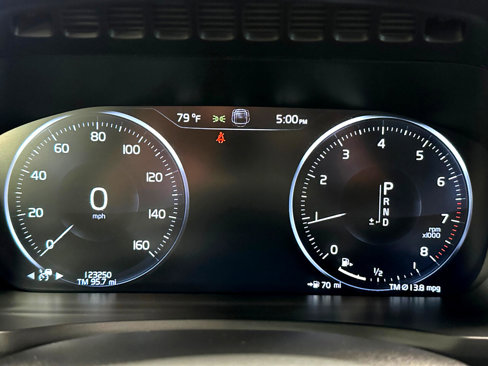 Used 2019 Volvo XC90 T6 Momentum image 37