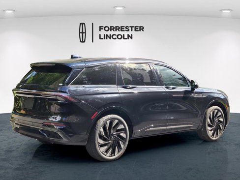 New 2025 Lincoln Nautilus Reserve w/ Jet Appearance Package image 3