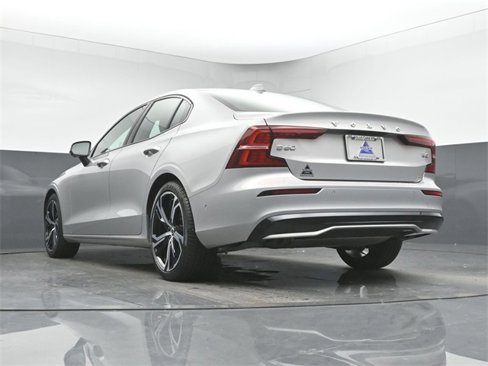 Used 2025 Volvo S60 B5 Plus w/ Protection Package Premier image 39