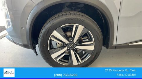 Used 2023 Nissan Rogue SL w/ SL Premium Package image 9