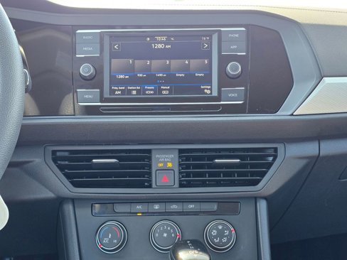 Used 2022 Volkswagen Jetta S image 27