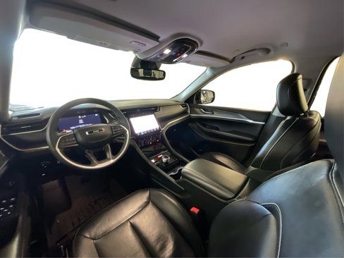 Certified 2023 Jeep Grand Cherokee L Limited image 18