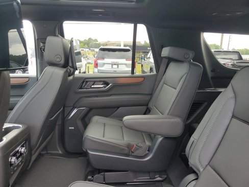 New 2026 GMC Yukon Denali w/ Denali Reserve Package image 8