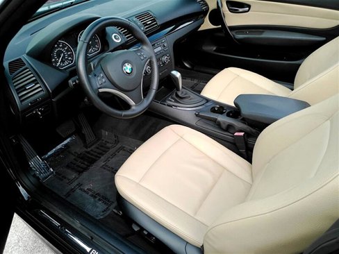 Used 2010 BMW 135i Convertible image 9