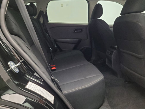 Used 2023 Nissan Rogue S image 19
