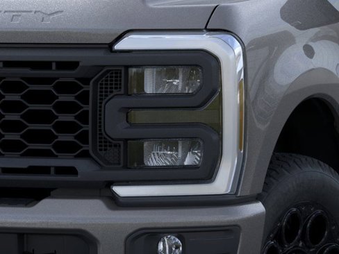New 2025 Ford F250 XLT image 18